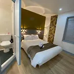 Fasthotel A Otel 2*